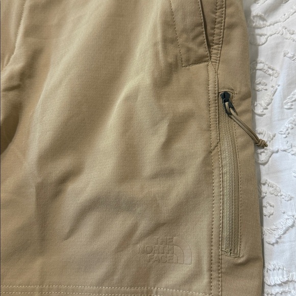 The North Face Men's Khaki Flat Front Shorts 7” Inseam Size 36 - Picture 5 of 10